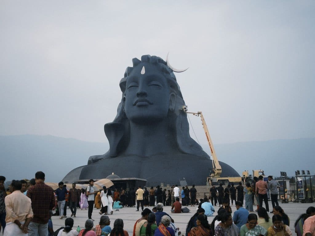 รายละเอียดของสถานที่ท่ามกลางหุบเขา